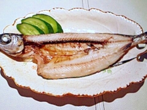 珍しい魚の干物。自家製トビウオの干物。